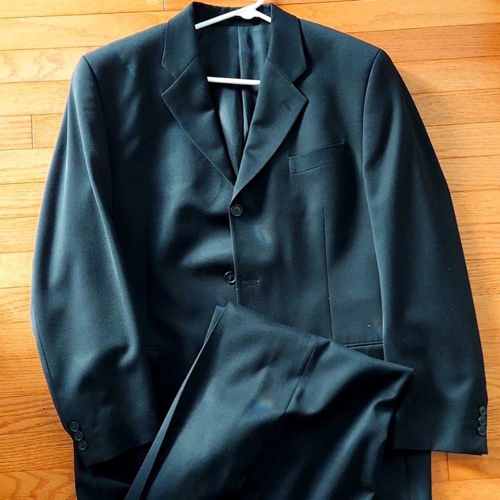 Men's Suit. Jacket 40 R, Pants 34x33